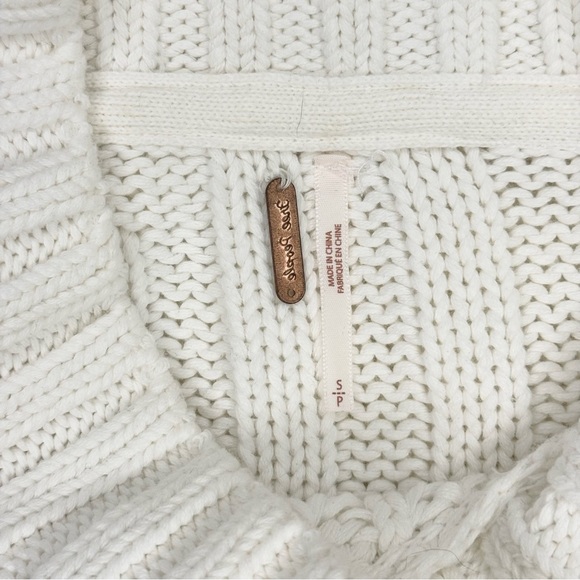 Free People Sweetheart White Mock Neck Thick Knit Sweater Size Small High Low - Picture 9 of 11